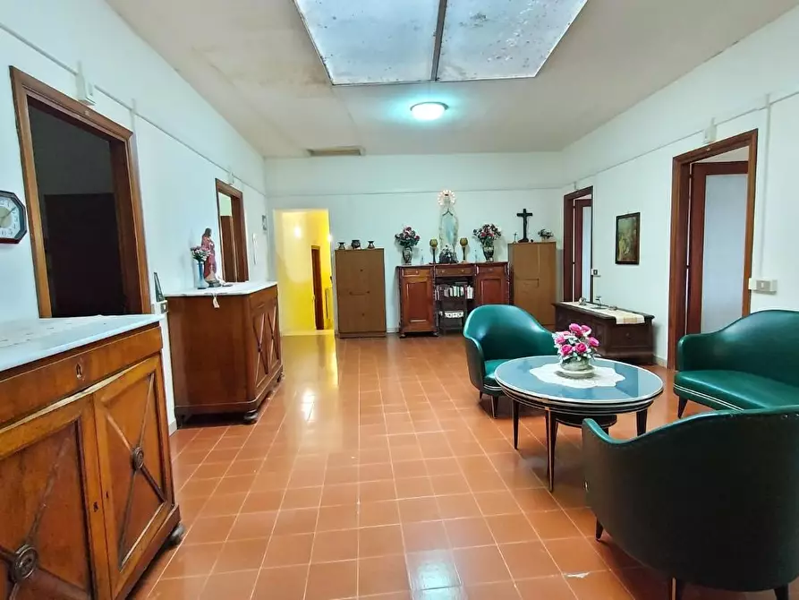 Immagine 14 di Villa in vendita  a Lucca