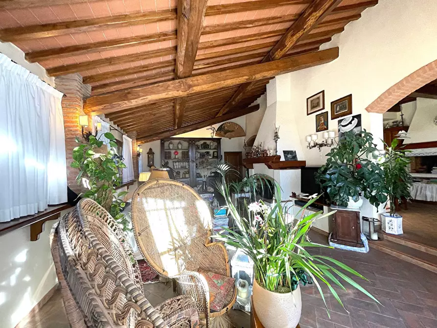 Immagine 8 di Casa colonica in vendita  a Empoli