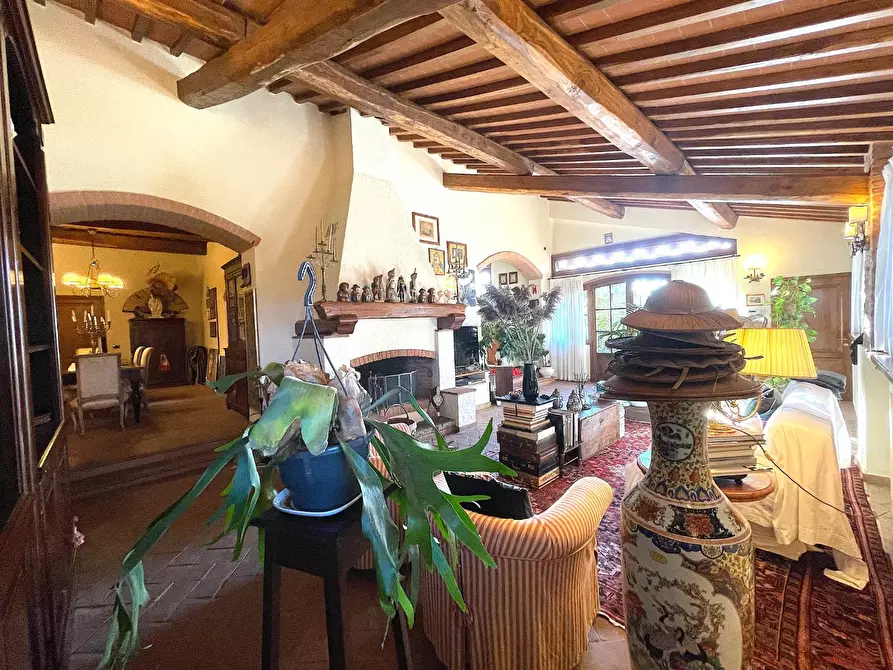 Immagine 10 di Casa colonica in vendita  a Empoli