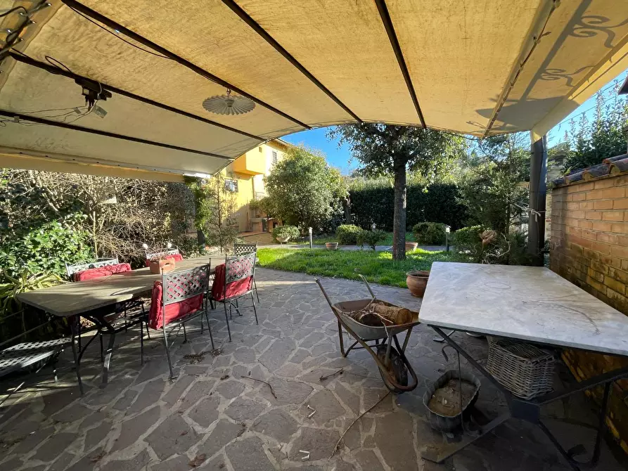 Immagine 7 di Casa colonica in vendita  a Empoli