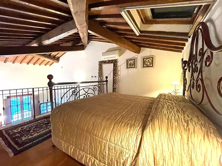 Immagine 31 di Casa colonica in vendita  a Empoli