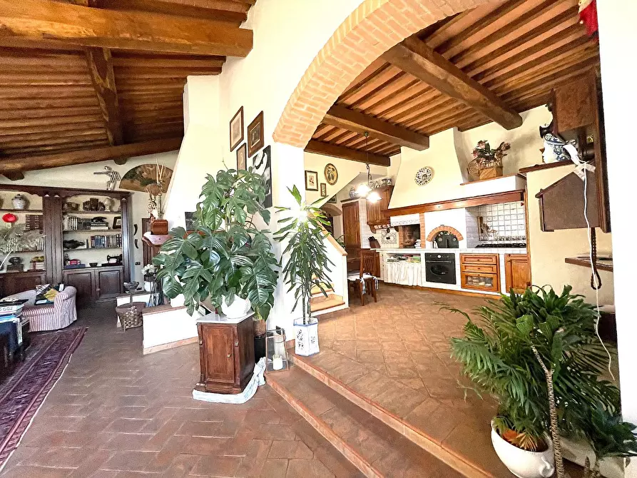Immagine 17 di Casa colonica in vendita  a Empoli