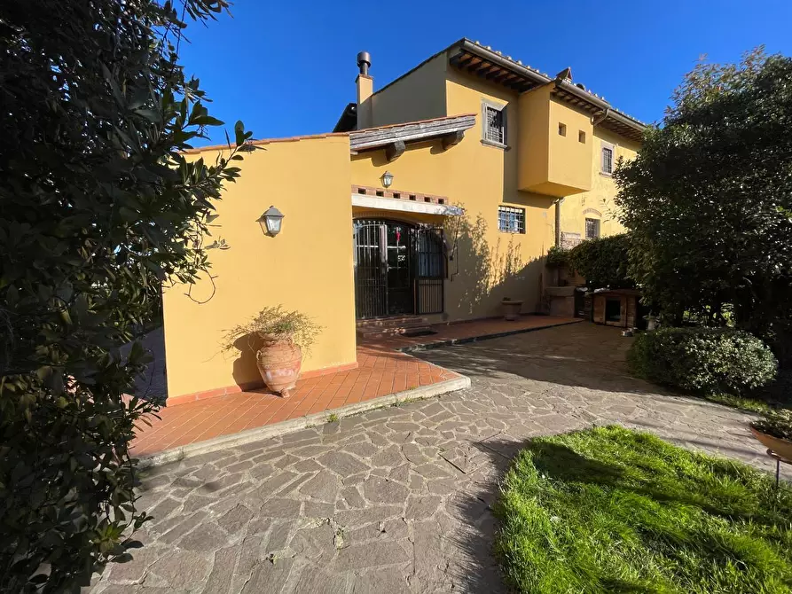 Immagine 2 di Casa colonica in vendita  a Empoli