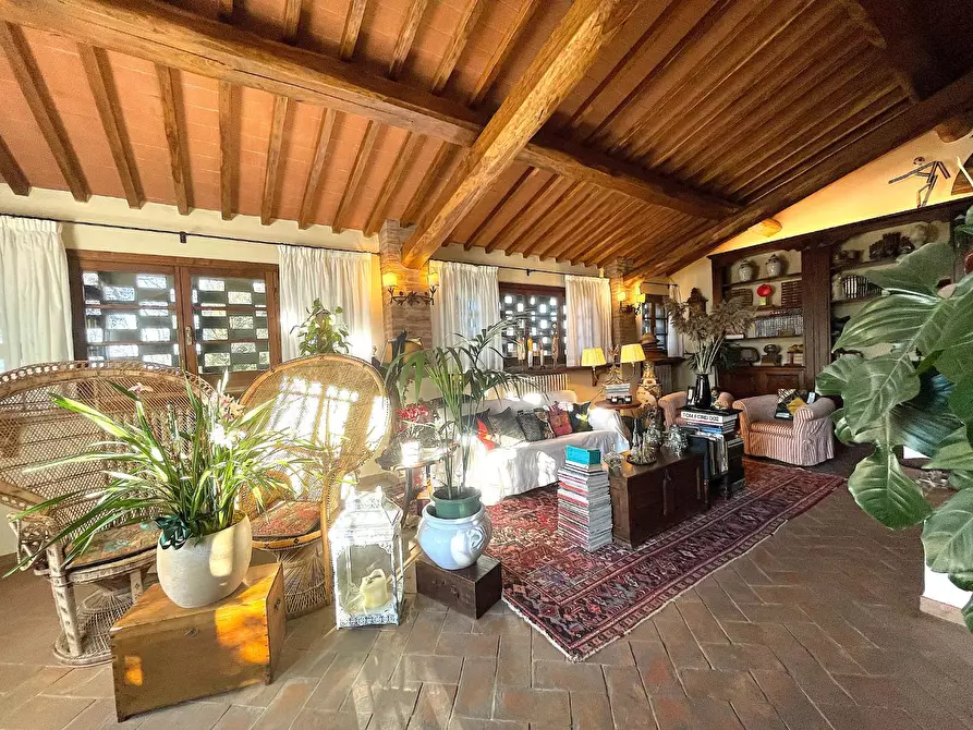 Immagine 9 di Casa colonica in vendita  a Empoli