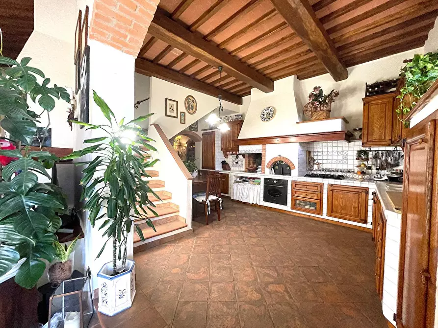 Immagine 15 di Casa colonica in vendita  a Empoli