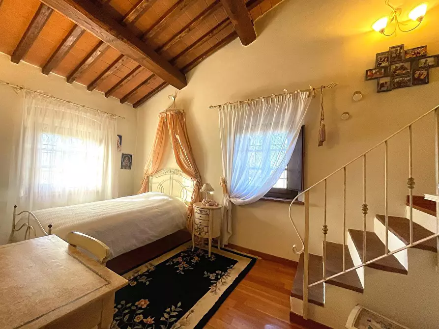 Immagine 24 di Casa colonica in vendita  a Empoli