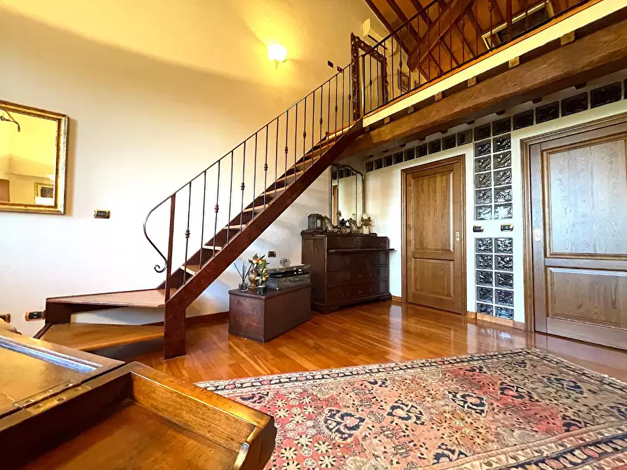 Immagine 36 di Casa colonica in vendita  a Empoli