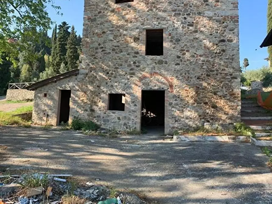 Immagine 23 di Casa colonica in vendita  a Massarosa