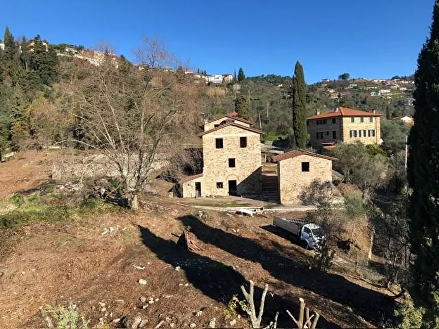 Immagine 25 di Casa colonica in vendita  a Massarosa