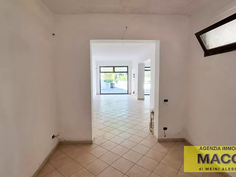 Immagine 2 di Locale commerciale in affitto  a Ponsacco