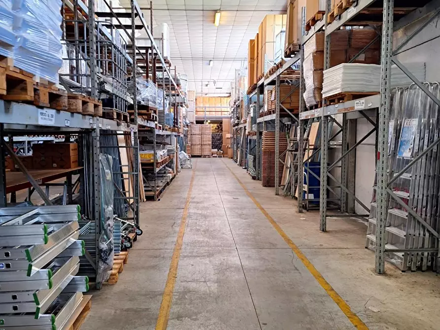 Immagine 13 di Capannone industriale in vendita  a Porcari