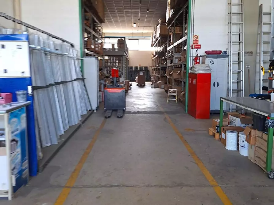 Immagine 8 di Capannone industriale in vendita  a Porcari