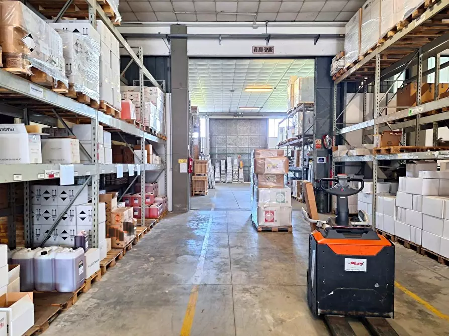 Immagine 16 di Capannone industriale in vendita  a Porcari