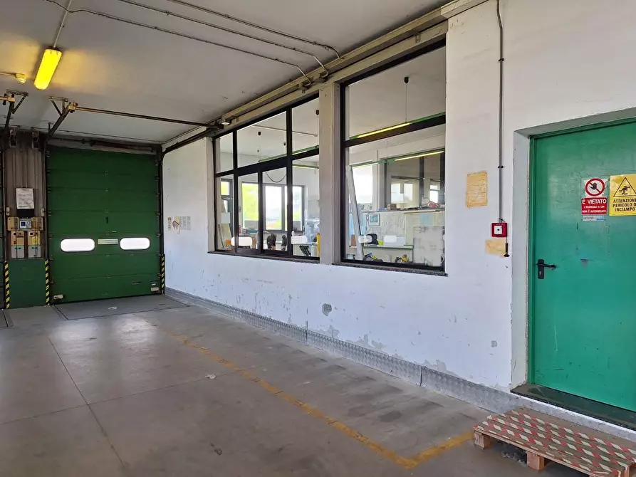 Immagine 6 di Capannone industriale in vendita  a Porcari