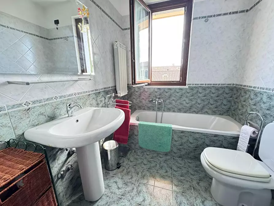 Immagine 4 di Appartamento in vendita  a Massa