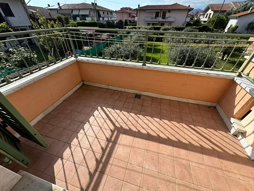 Immagine 16 di Appartamento in vendita  a Massa