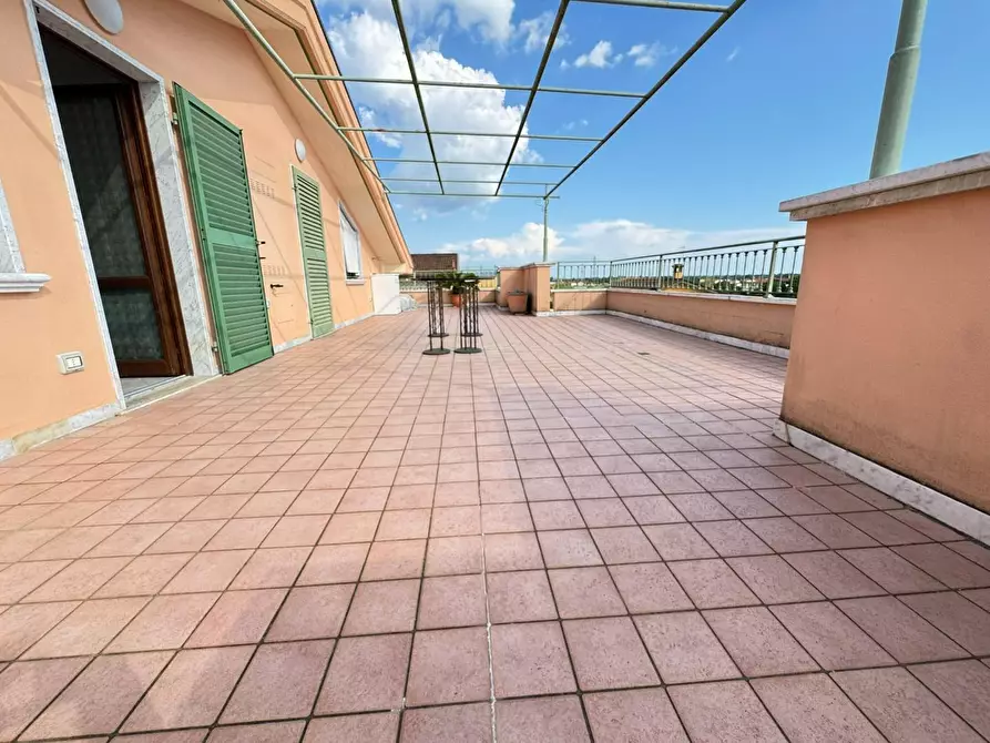 Immagine 1 di Appartamento in vendita  a Massa