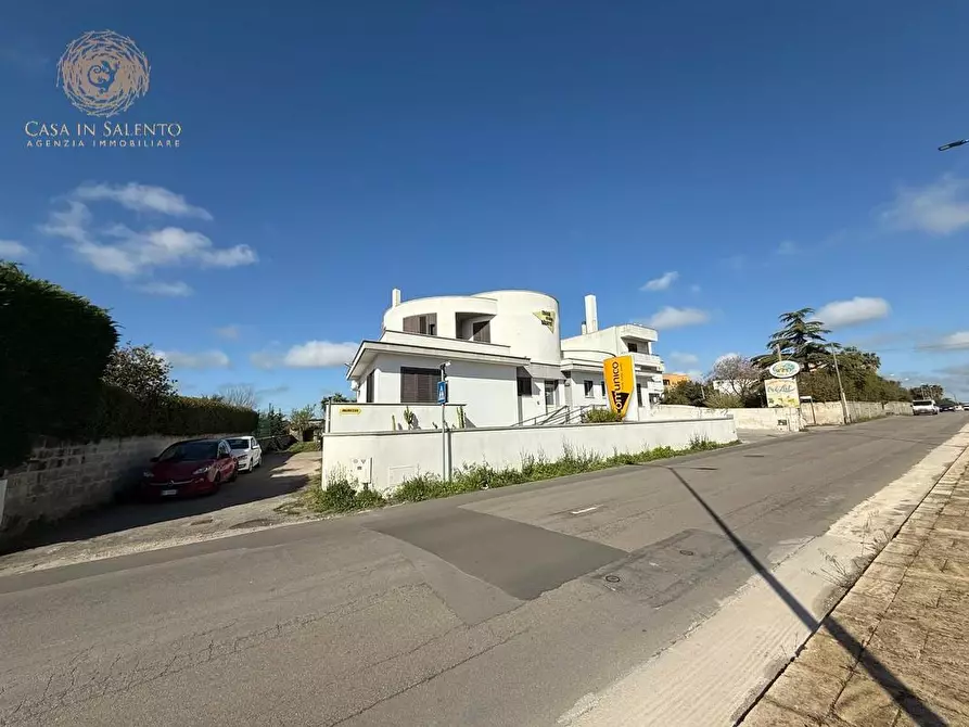 Immagine 2 di Villa in vendita  a Tricase