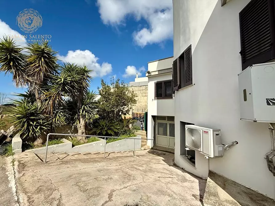 Immagine 38 di Villa in vendita  a Tricase