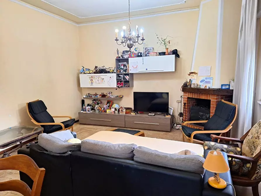 Immagine 35 di Villa in vendita  a Capannori