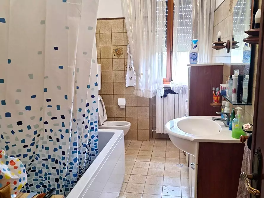 Immagine 16 di Villa in vendita  a Capannori