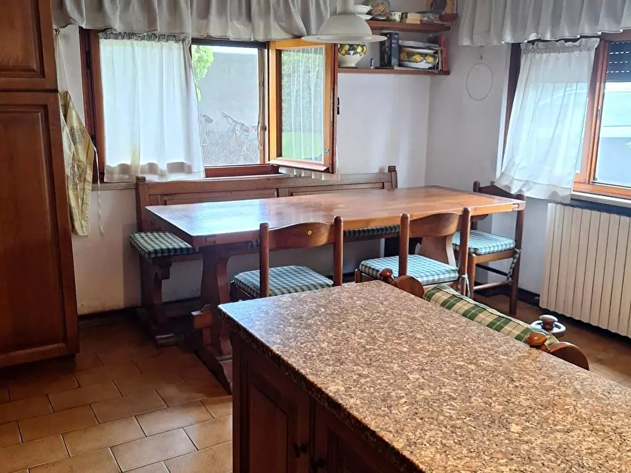 Immagine 9 di Villa in vendita  a Capannori