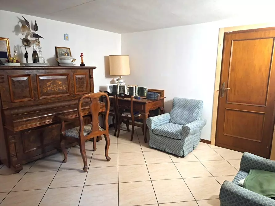 Immagine 18 di Villa in vendita  a Capannori