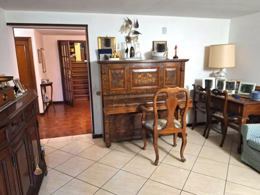 Immagine 17 di Villa in vendita  a Capannori