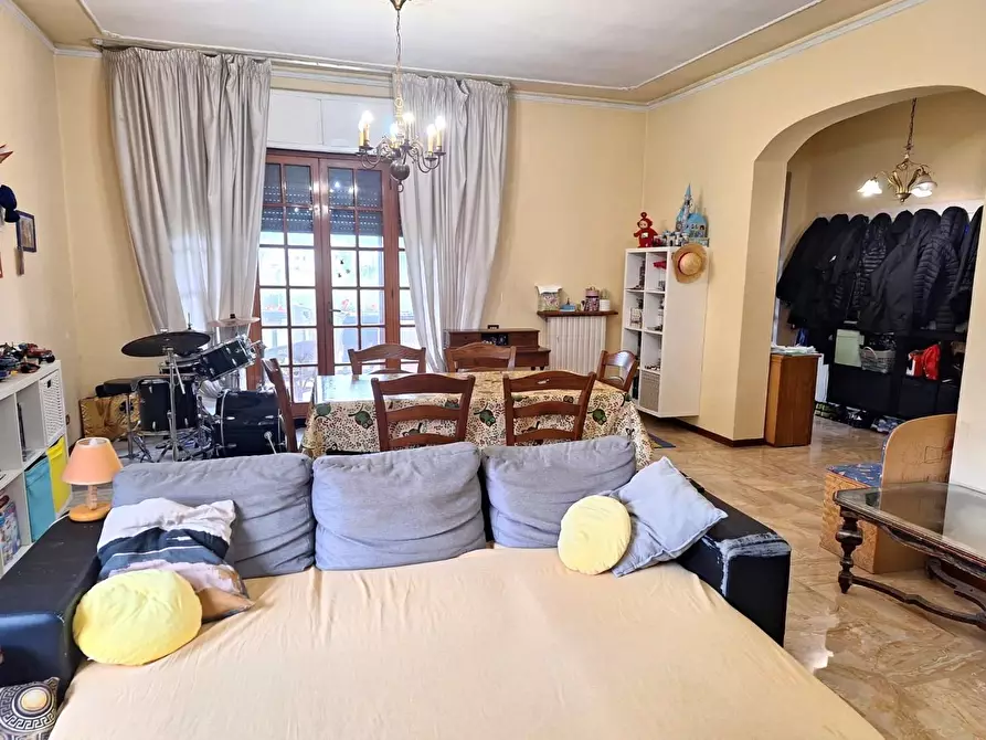 Immagine 36 di Villa in vendita  a Capannori