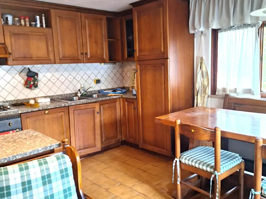 Immagine 7 di Villa in vendita  a Capannori