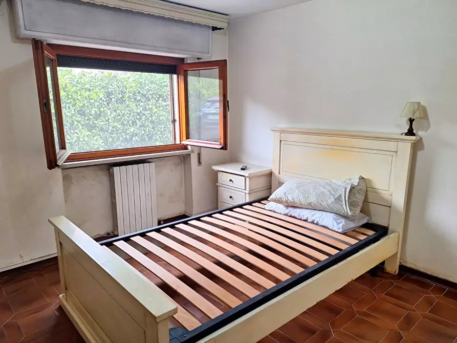 Immagine 10 di Villa in vendita  a Capannori