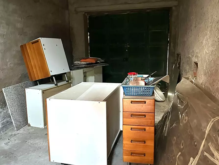 Immagine 3 di Deposito in vendita  a Porcari