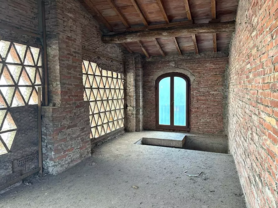 Immagine 6 di Deposito in vendita  a Porcari