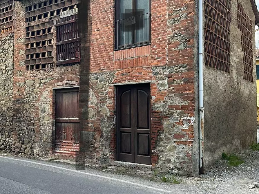 Immagine 2 di Deposito in vendita  a Porcari