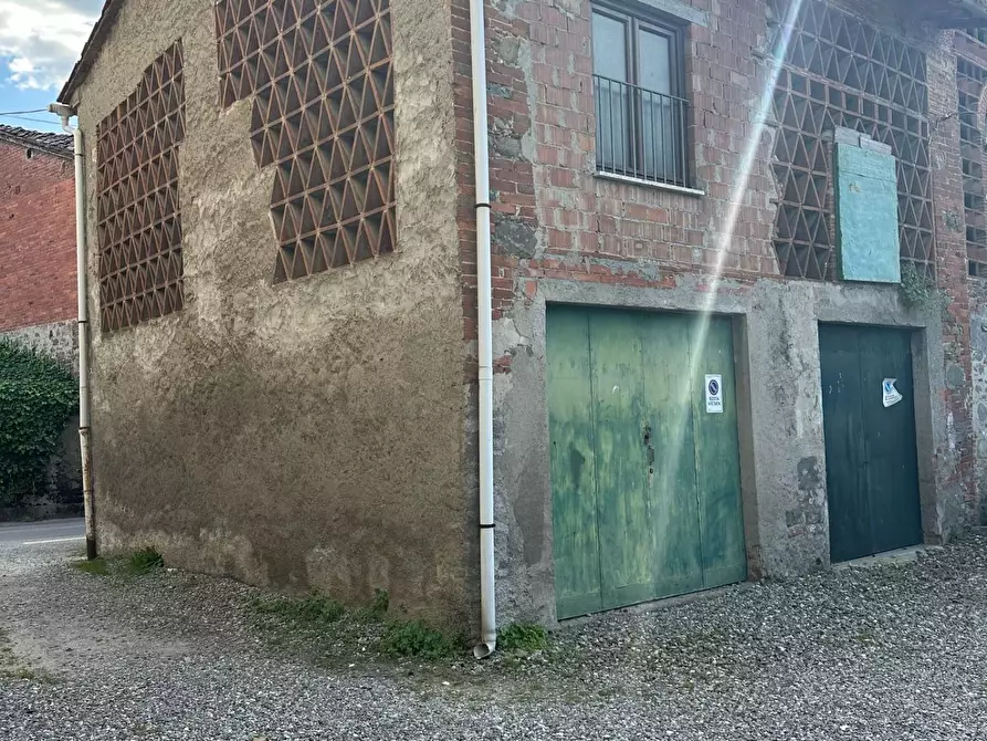 Immagine 1 di Deposito in vendita  a Porcari