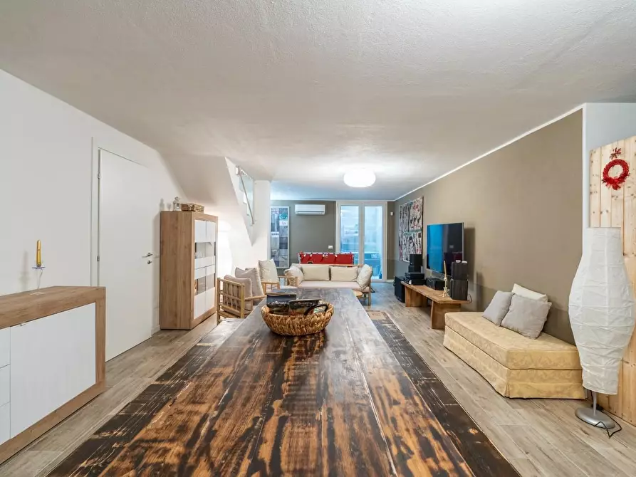 Immagine 35 di Casa bifamiliare in vendita  a Calcinaia