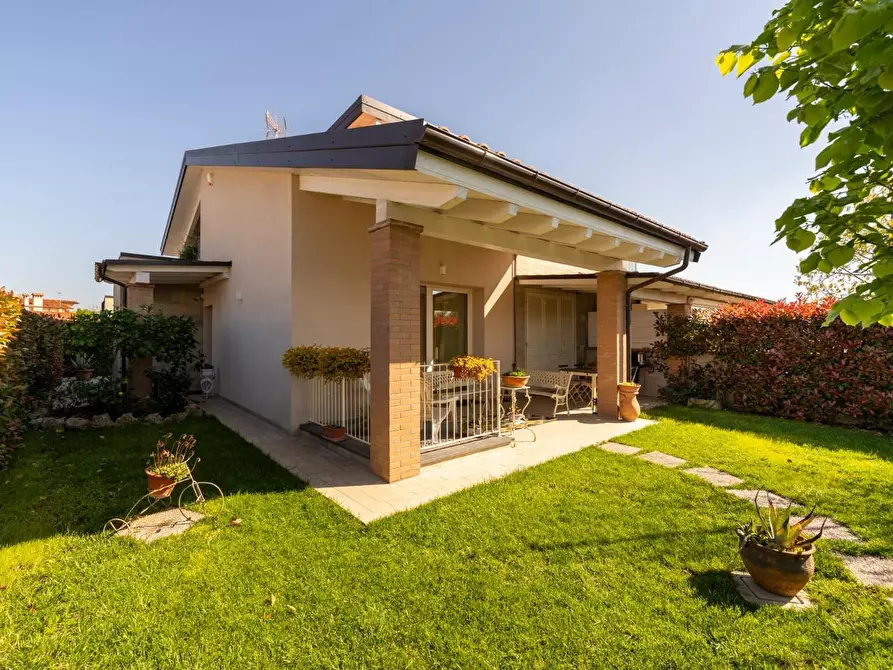 Immagine 45 di Casa bifamiliare in vendita  a Calcinaia