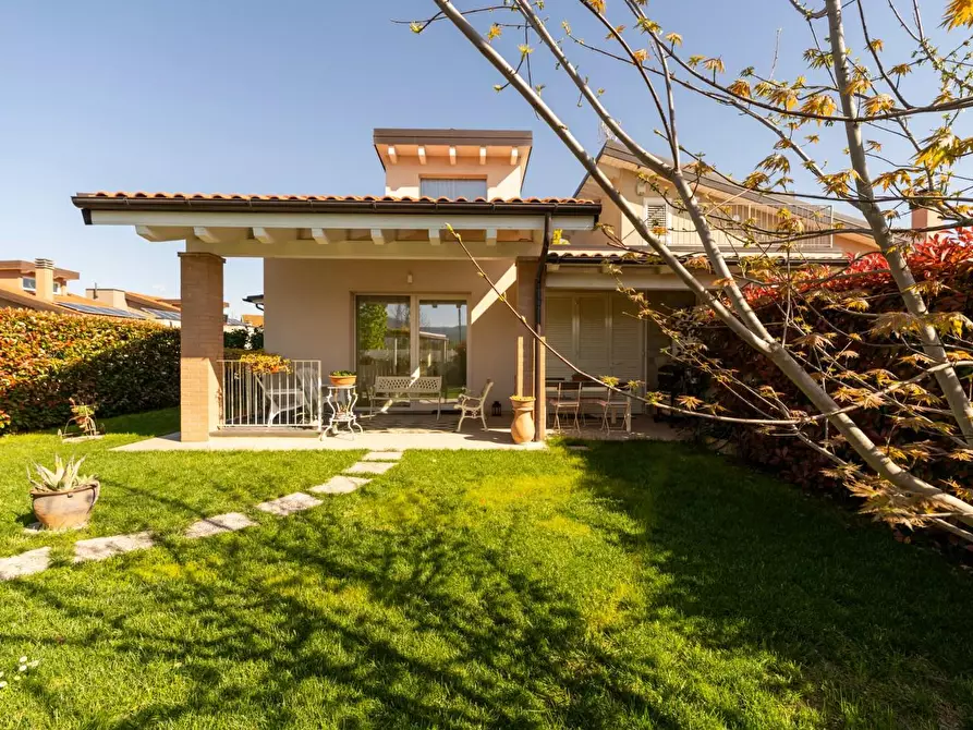 Immagine 4 di Casa bifamiliare in vendita  a Calcinaia