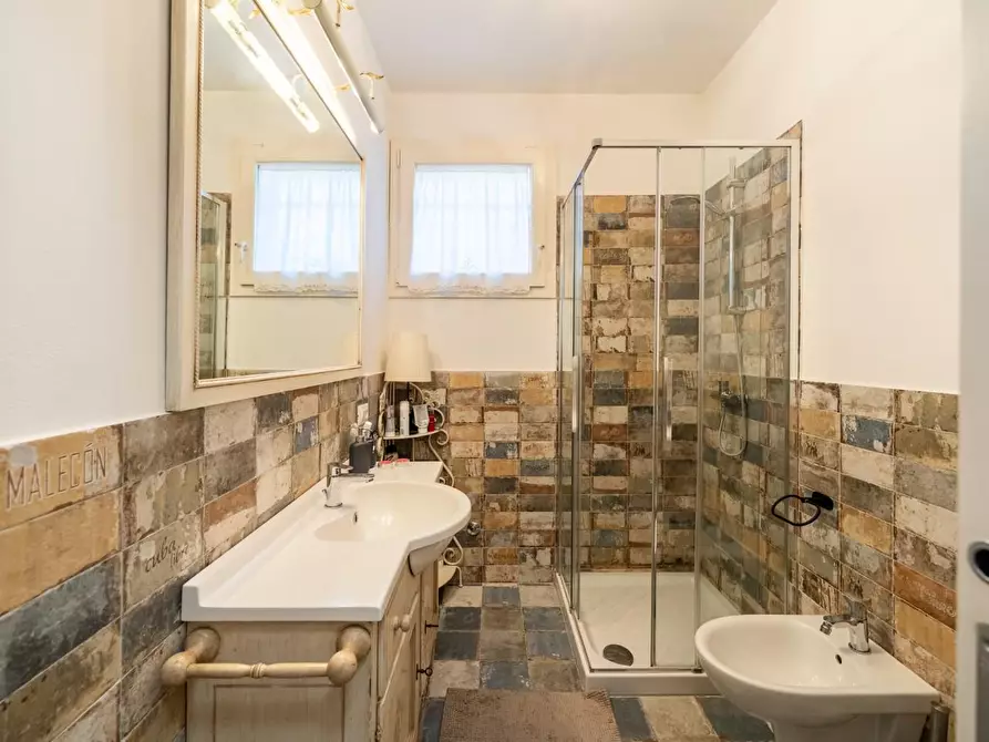 Immagine 30 di Casa bifamiliare in vendita  a Calcinaia