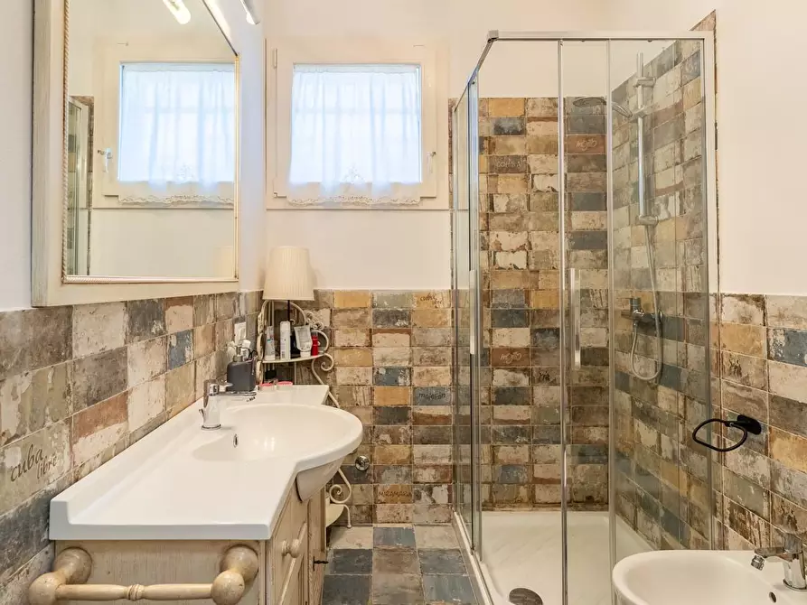 Immagine 31 di Casa bifamiliare in vendita  a Calcinaia