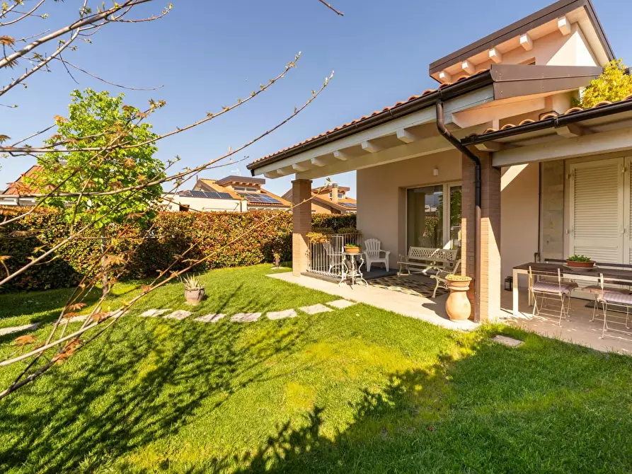 Immagine 46 di Casa bifamiliare in vendita  a Calcinaia