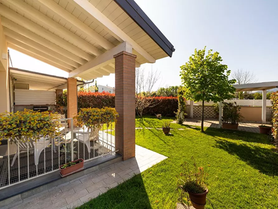 Immagine 50 di Casa bifamiliare in vendita  a Calcinaia