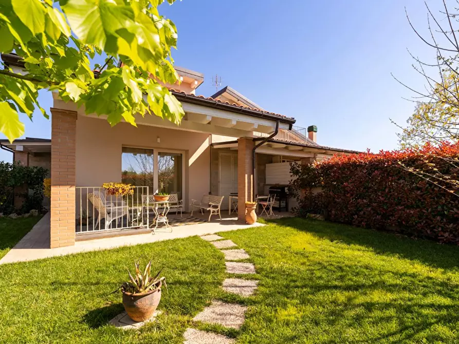 Immagine 3 di Casa bifamiliare in vendita  a Calcinaia