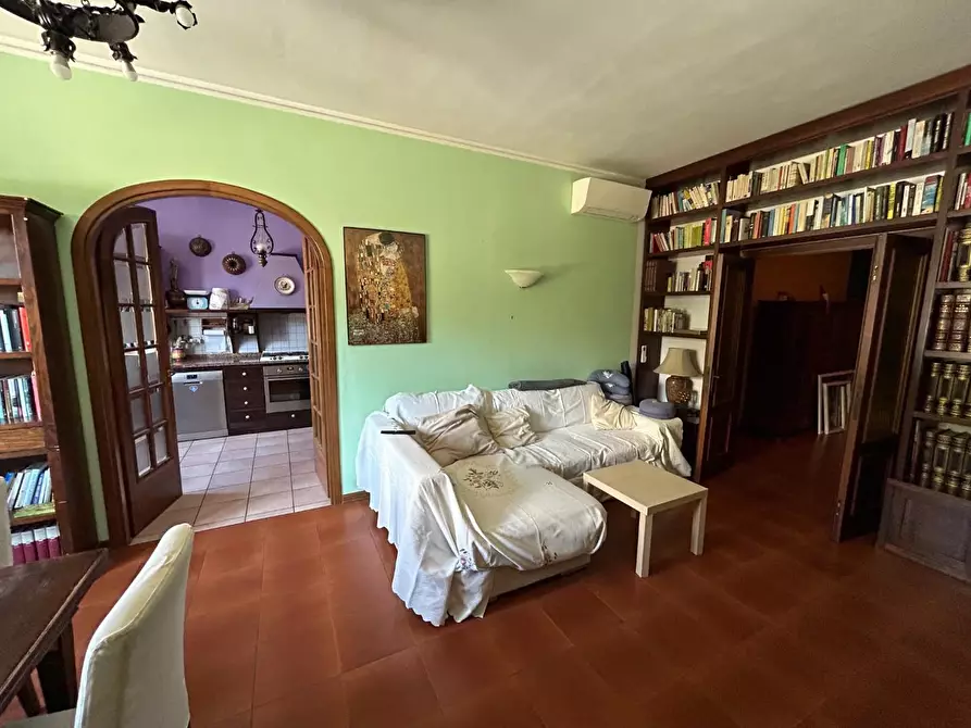 Immagine 1 di Appartamento in vendita  a Siena