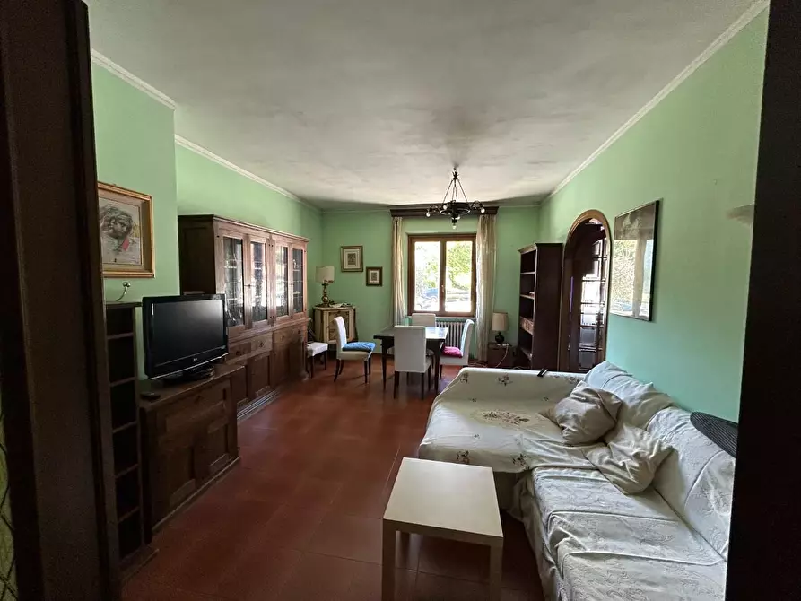 Immagine 2 di Appartamento in vendita  a Siena