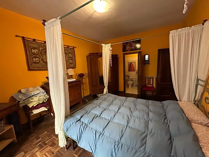 Immagine 17 di Appartamento in vendita  a Siena