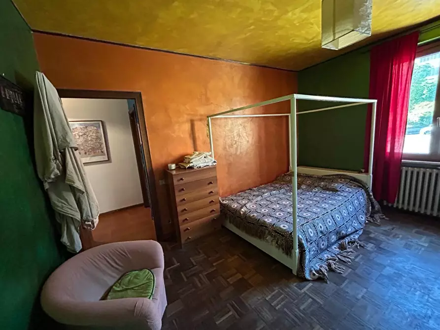 Immagine 13 di Appartamento in vendita  a Siena