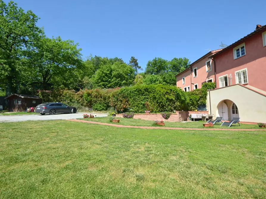 Immagine 27 di Rustico / casale in vendita  a Capannori