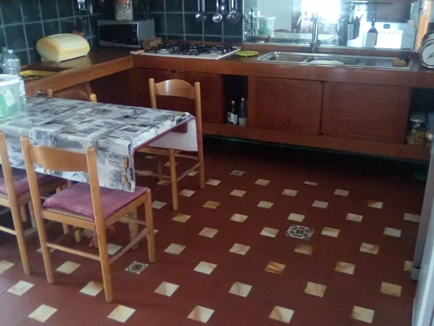 Immagine 18 di Appartamento in vendita  a Carrara