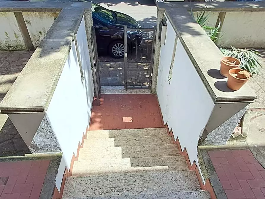 Immagine 2 di Appartamento in vendita  a Cecina